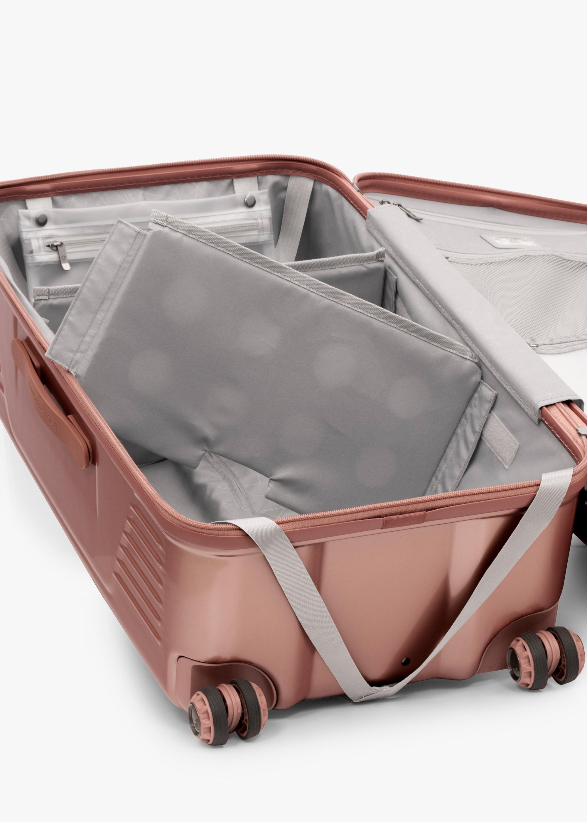 Ultimax II Medium Trunk