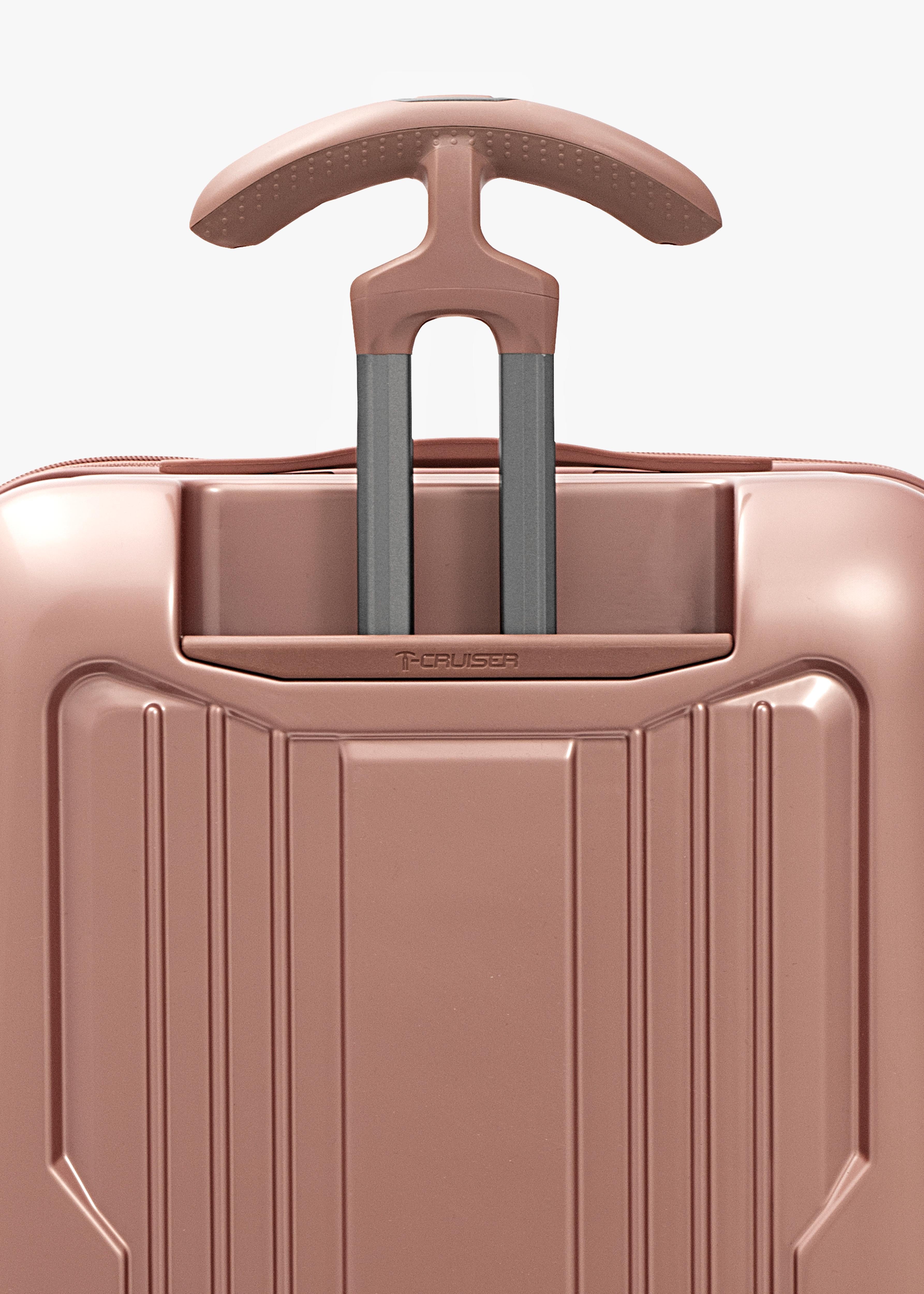Award-Winning Medium Checked Luggage - Ultimax II | Traveler's Choice